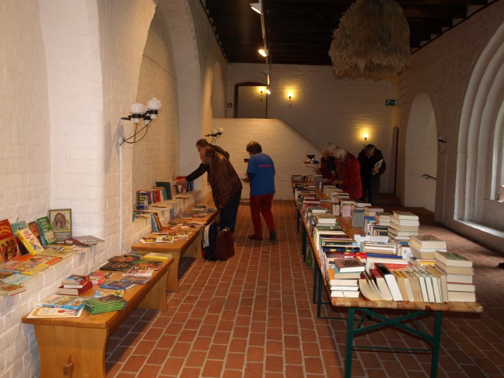 Büchertauschbörse im Graukloster im Rathaus Schleswig